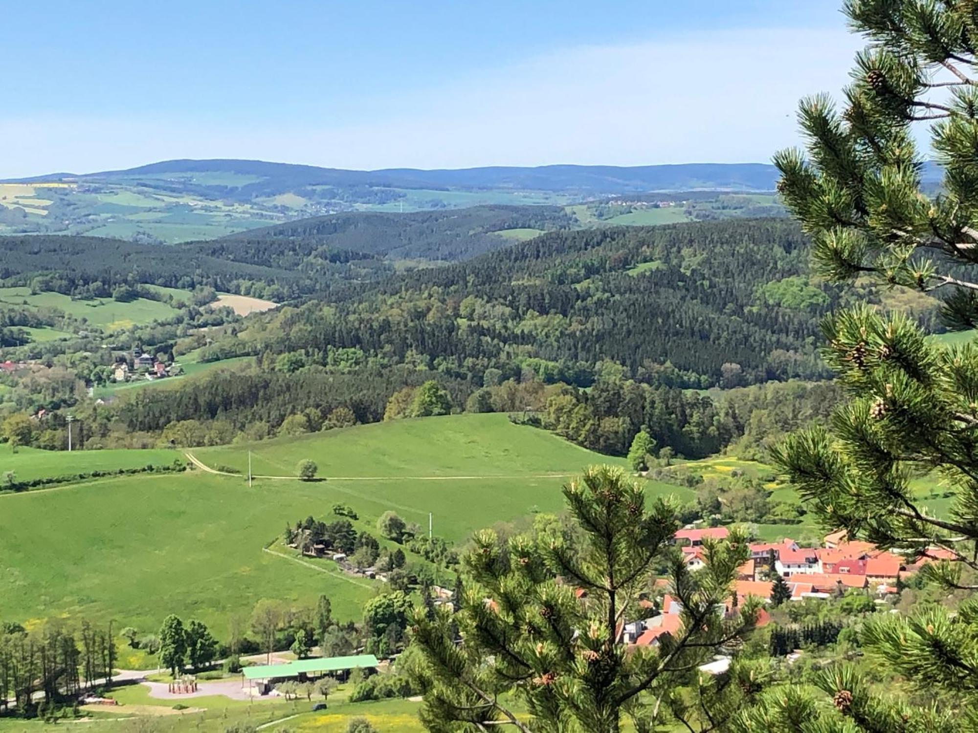 Ferienwohnung Dietlinde Bad Blankenburg Esterno foto