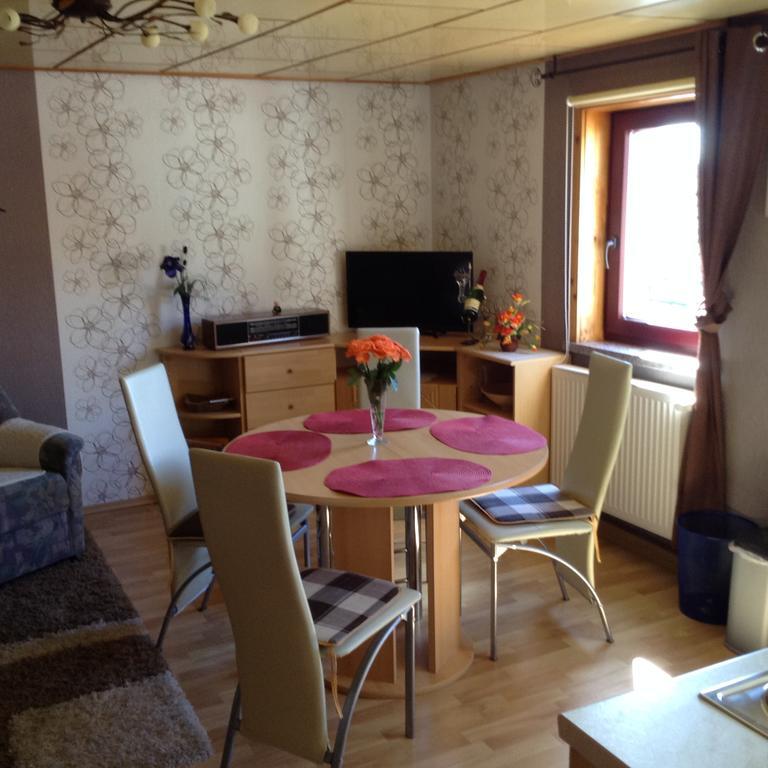 Ferienwohnung Dietlinde Bad Blankenburg Esterno foto